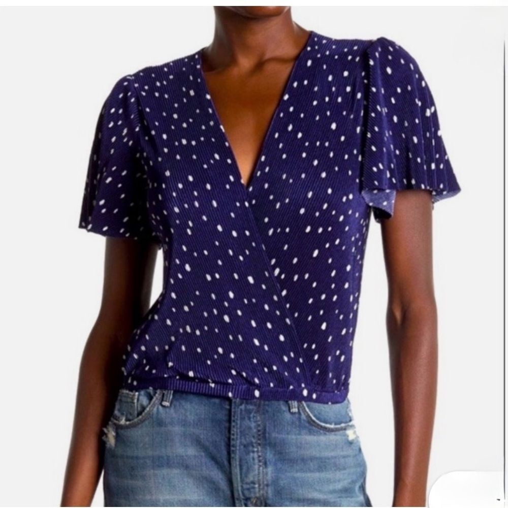 ASTR The Label Pleated Short Sleeve V Neck Blouse Top